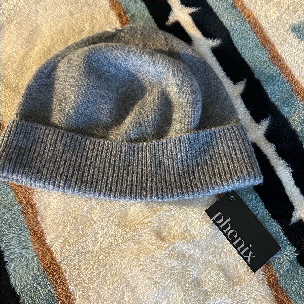 Phenix Charcoal Knit Beanie for women in 100% cashmere medium gray color
